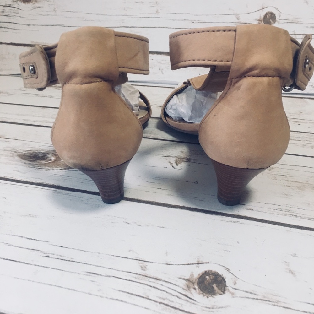 Ladies Sandals - Picture 2 of 3